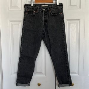 Women’s wedgie Levi’s jeans